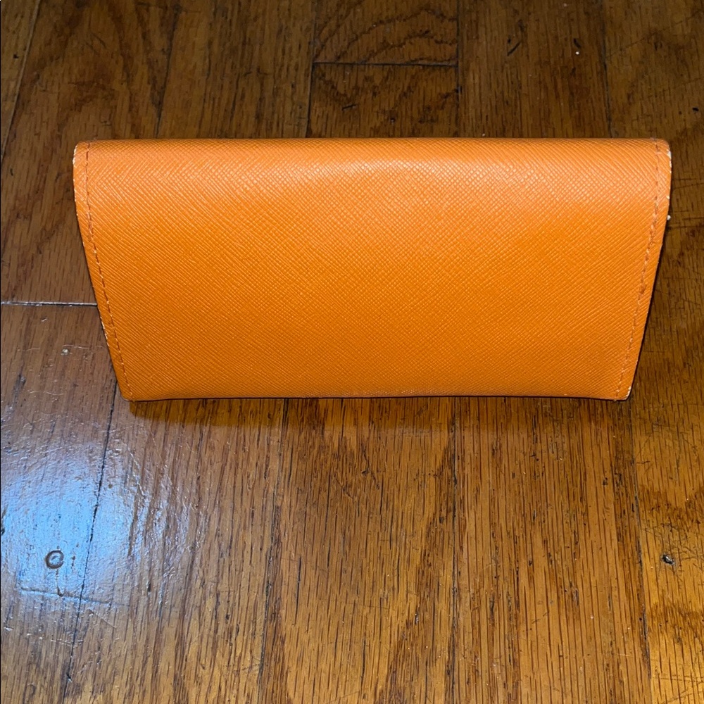 Tory Burch Tortoise Shell Folding Sunglasses with Orange Case - Picture 14 of 16
